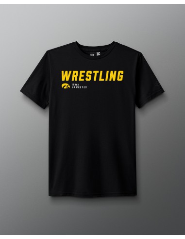 T-shirt de lutte incliné des Iowa Hawkeyes